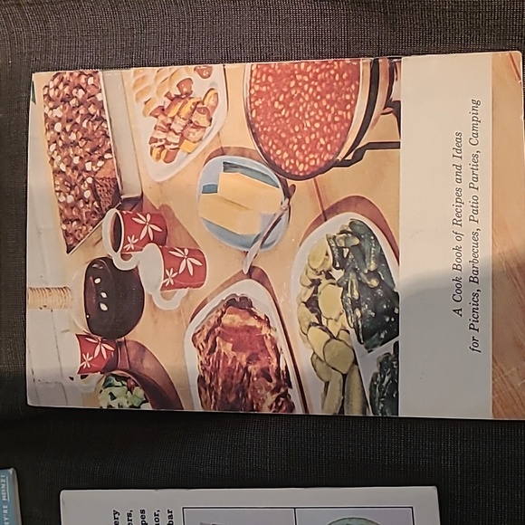 Vintage Recipe Booklet Collection - Picture 10 of 12